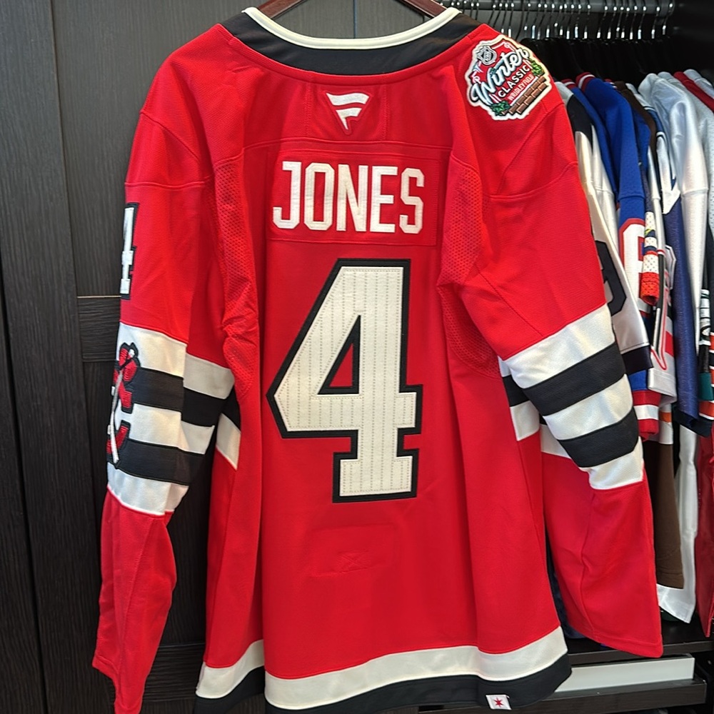 Seth Jones Chicago Blackhawks Fanatics 2025 NHL Winter Classic Premium Jersey - Picture 9 of 9